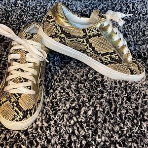 Gold snake print star sneaker Golden Goose Dupe